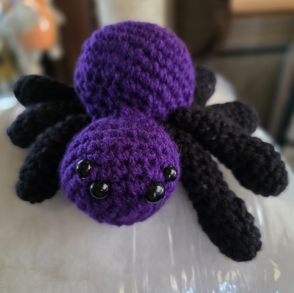 Customizable Crochet Spider Amigurumi - Picture 4 of 5